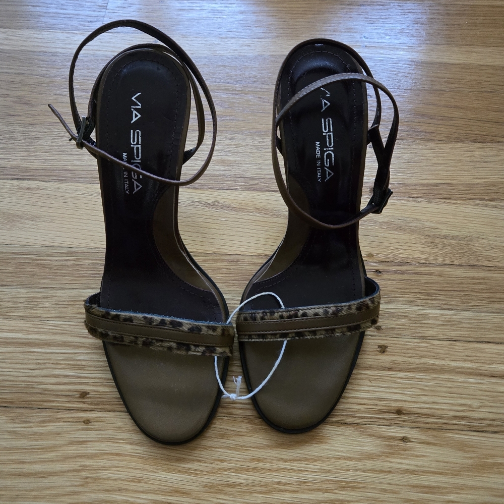 NWOB Via Spiga Women's Brown Strappy Heels - Picture 3 of 6